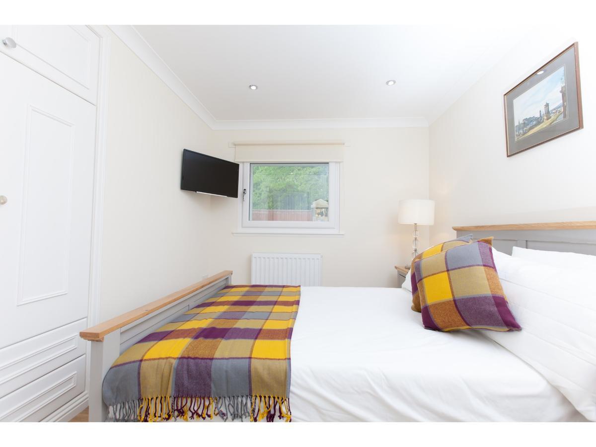 Historic Stone Built 4Br Cottage For 8 W/Parking Edimburgo Exterior foto